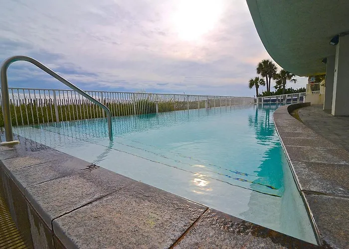 Apartment Island Tower 1401