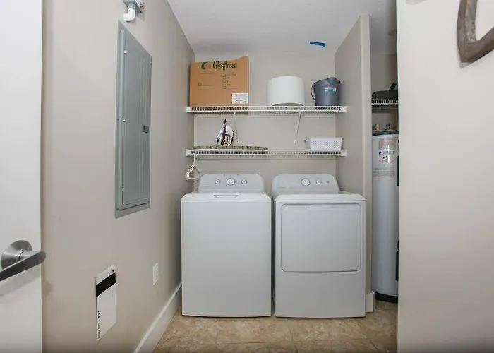 Island Tower 1401 Apartment *